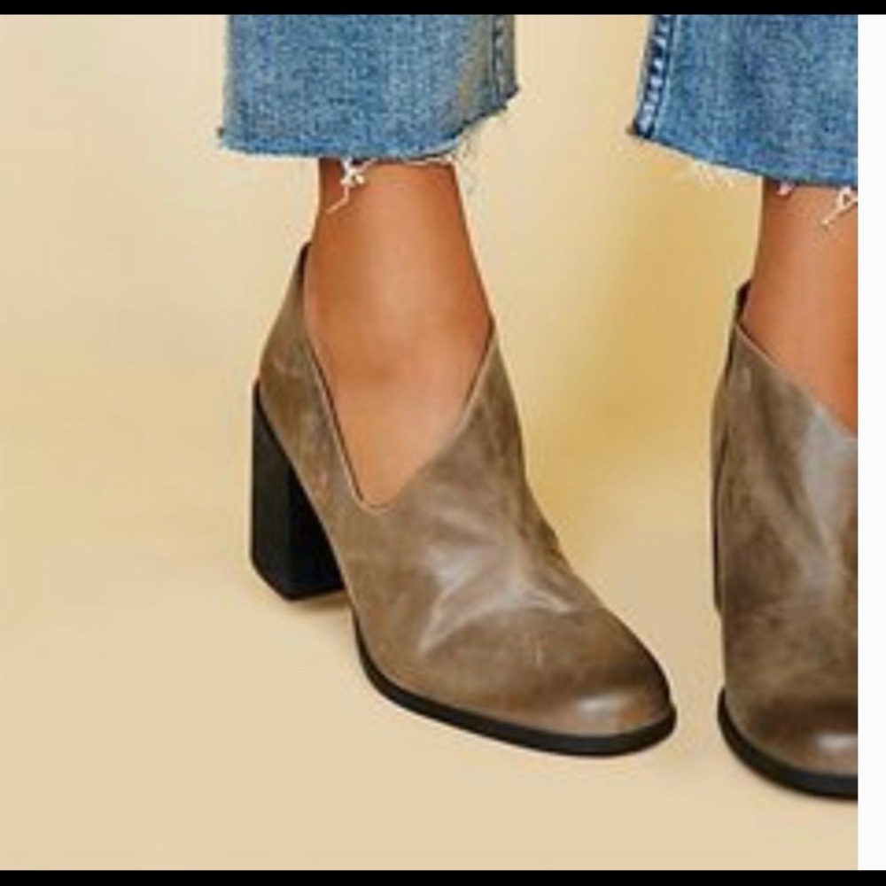 Free People|Terrah Grey Heeled Booties Size 10
